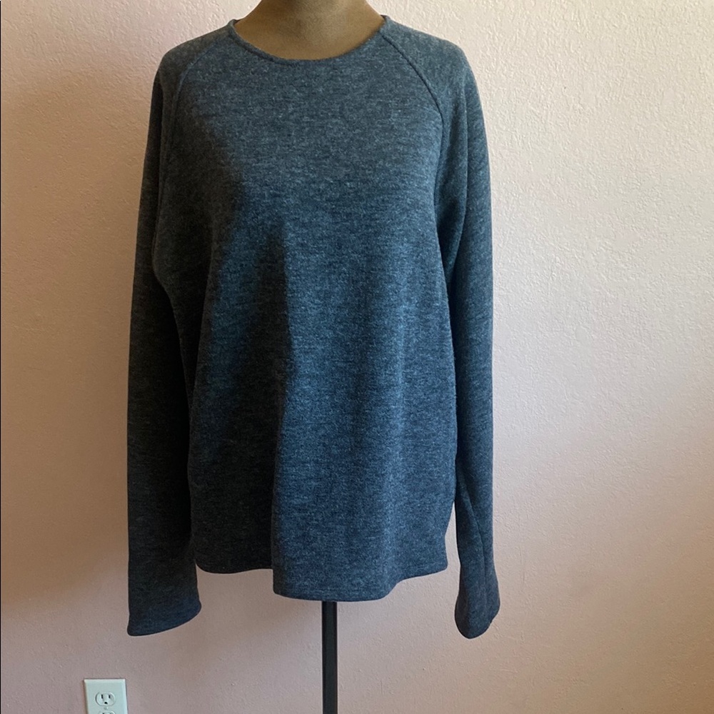 ZARA Women’s Cozy Gray Long Sleeve Sweater